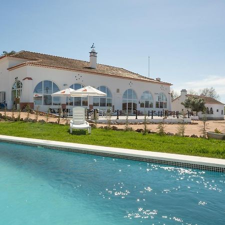 Vila Fernando  Escola Do Fado Bed & Breakfast エクステリア 写真