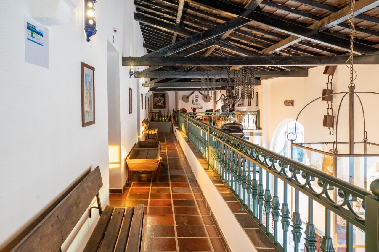 Vila Fernando  Escola Do Fado Bed & Breakfast エクステリア 写真
